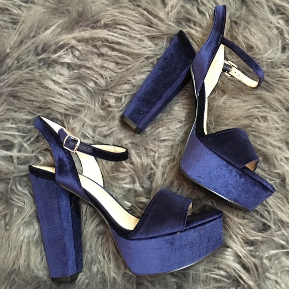 1 PAIR LEFT! Nine West velvet platform heel - Picture 2 of 7